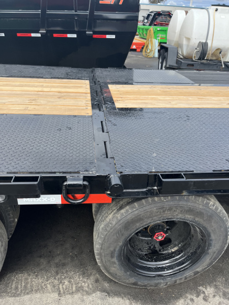 New 2026 MAXX-D YHB10240 Flatbed Trailer
