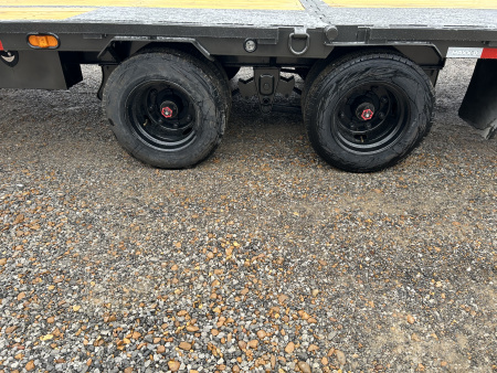 New 2026 MAXXD Gooseneck Trailer | 32' x 102' 30K GVWR