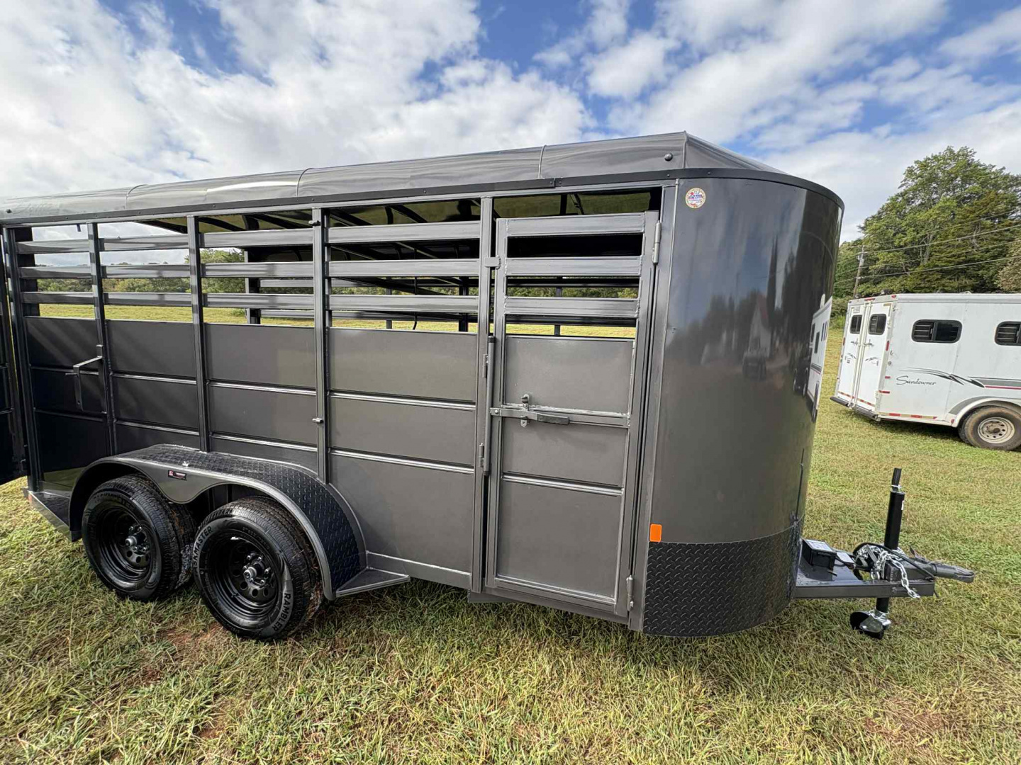 New 2026 Delta Mfg 16' STOCK BUMPER PULL Horse Trailer