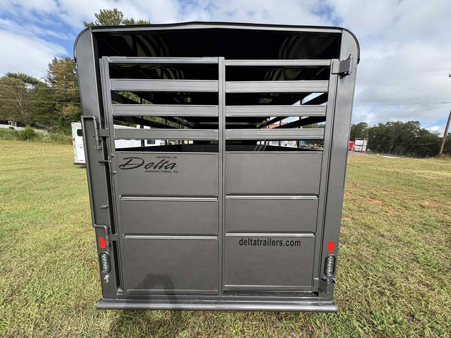 New 2026 Delta Mfg 16' STOCK BUMPER PULL Horse Trailer