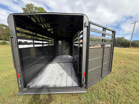 New 2026 Delta Mfg 16' STOCK BUMPER PULL Horse Trailer