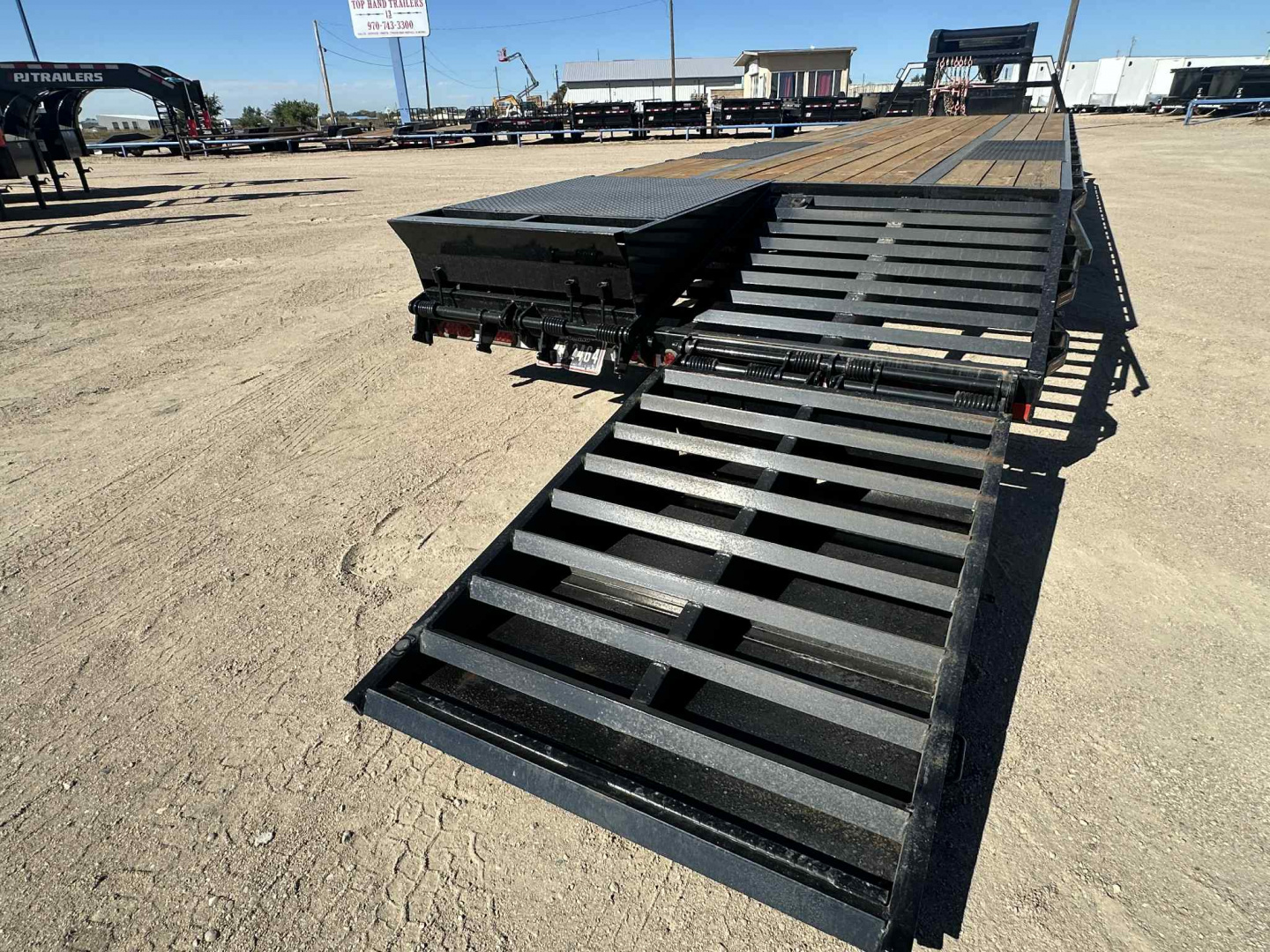 Used 2025 Diamond T 32' Flatdeck Trailer Tandem Dual GN