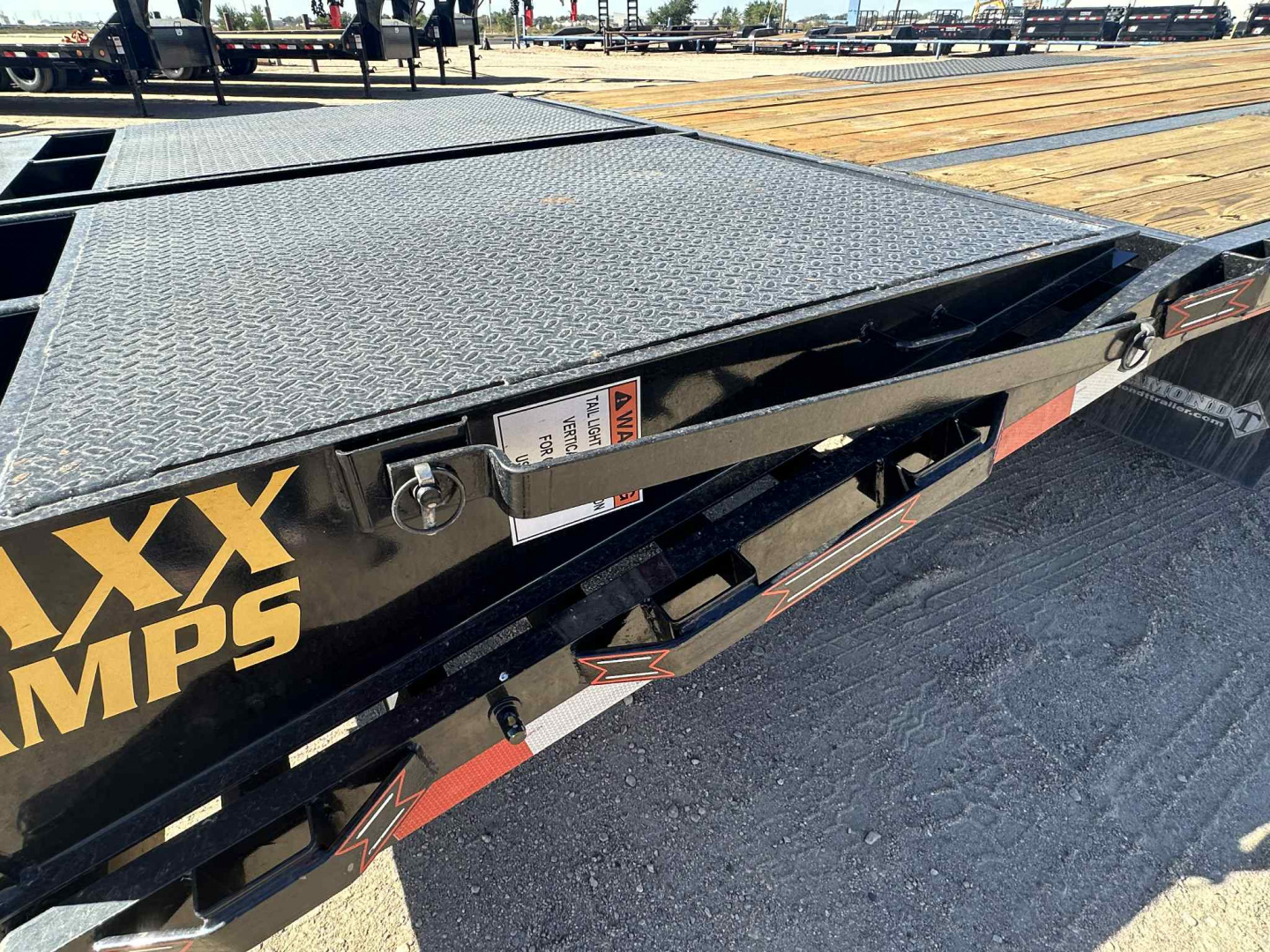 Used 2025 Diamond T 32' Flatdeck Trailer Tandem Dual GN