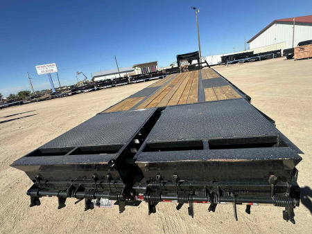 Used 2025 Diamond T 32' Flatdeck Trailer Tandem Dual GN