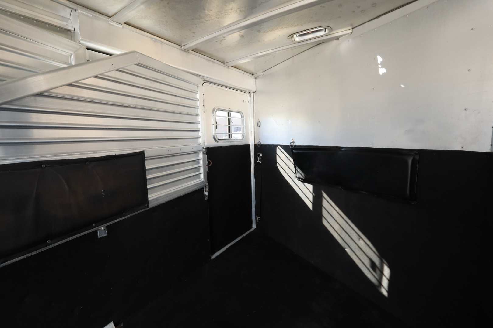 Used 1998 Featherlite Trailers 4 Horse Gooseneck Horse Trailer