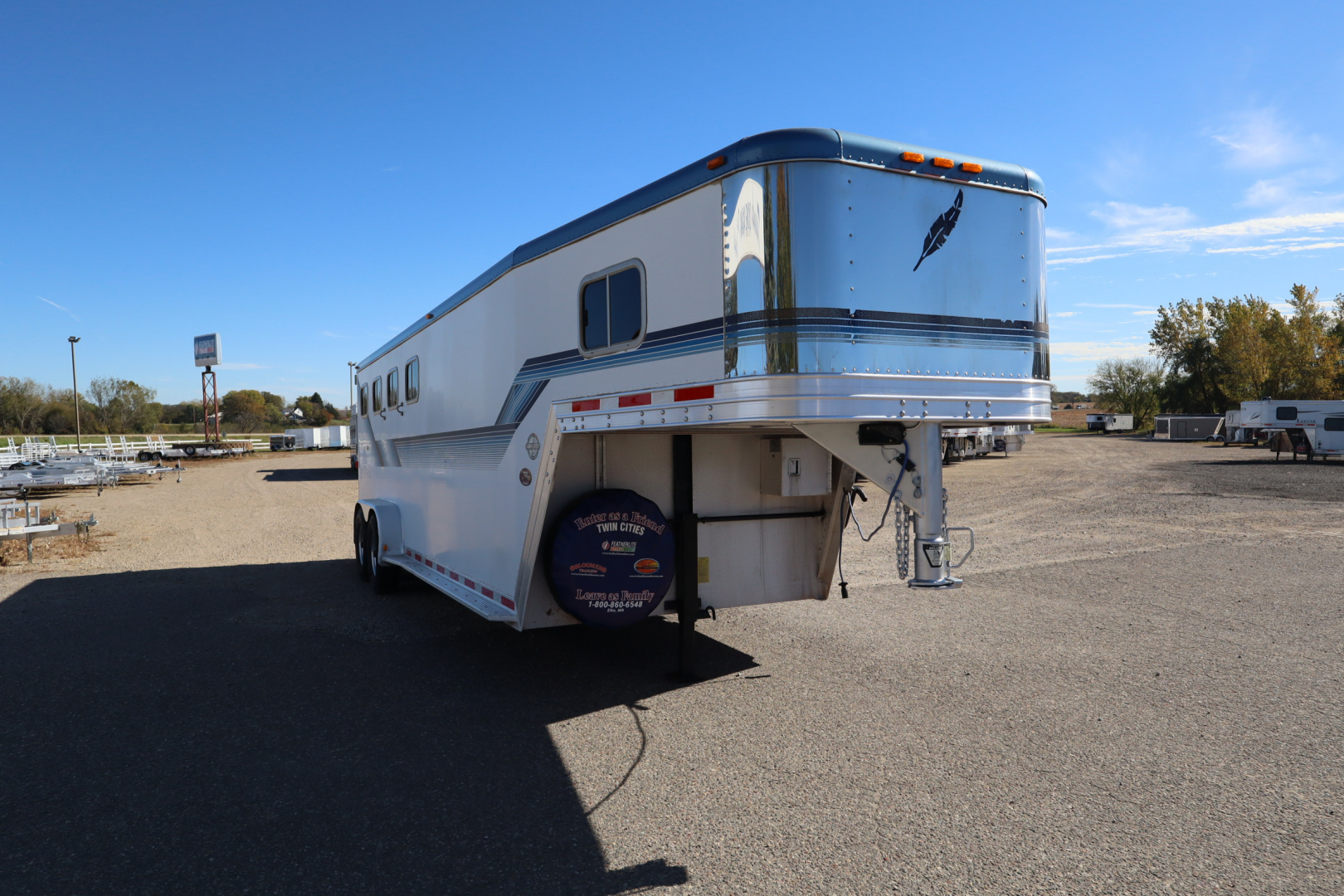 Used 1998 Featherlite Trailers 4 Horse Gooseneck Horse Trailer