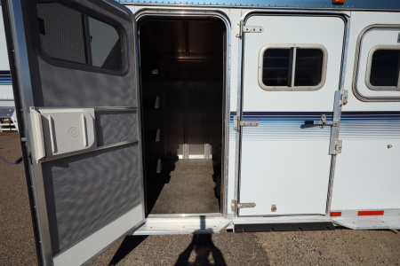 Used 1998 Featherlite Trailers 4 Horse Gooseneck Horse Trailer