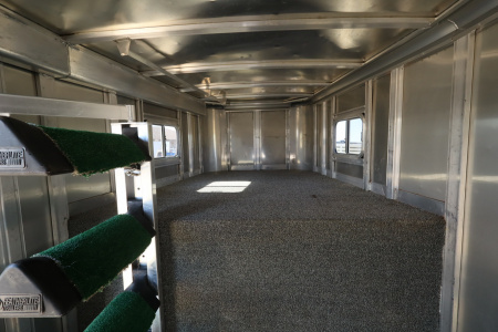 Used 1998 Featherlite Trailers 4 Horse Gooseneck Horse Trailer