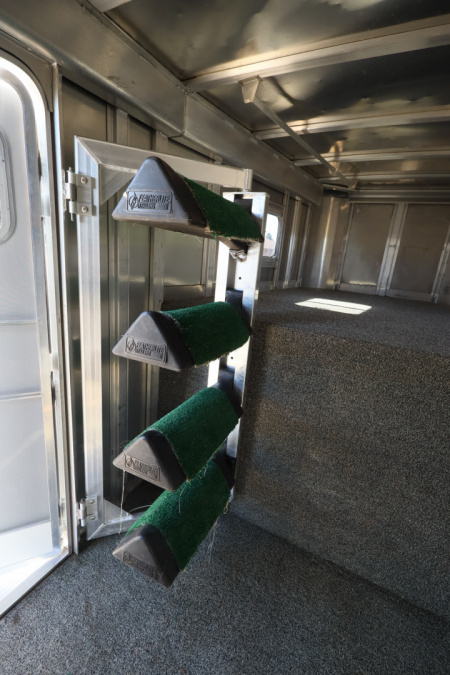 Used 1998 Featherlite Trailers 4 Horse Gooseneck Horse Trailer