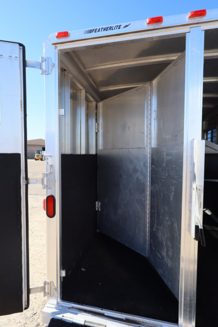 Used 1998 Featherlite Trailers 4 Horse Gooseneck Horse Trailer