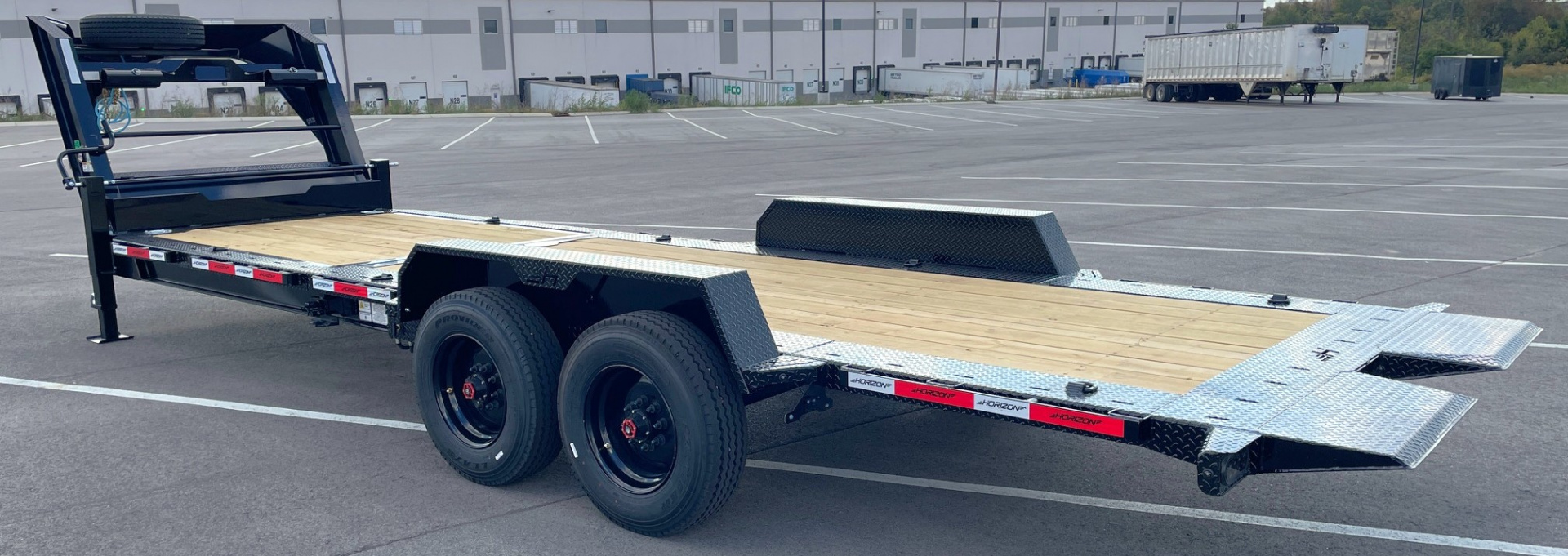 New Horizon HET 24'x 82" Gooseneck Gravity Tilt Equipment Trailer 22,400 GVWR