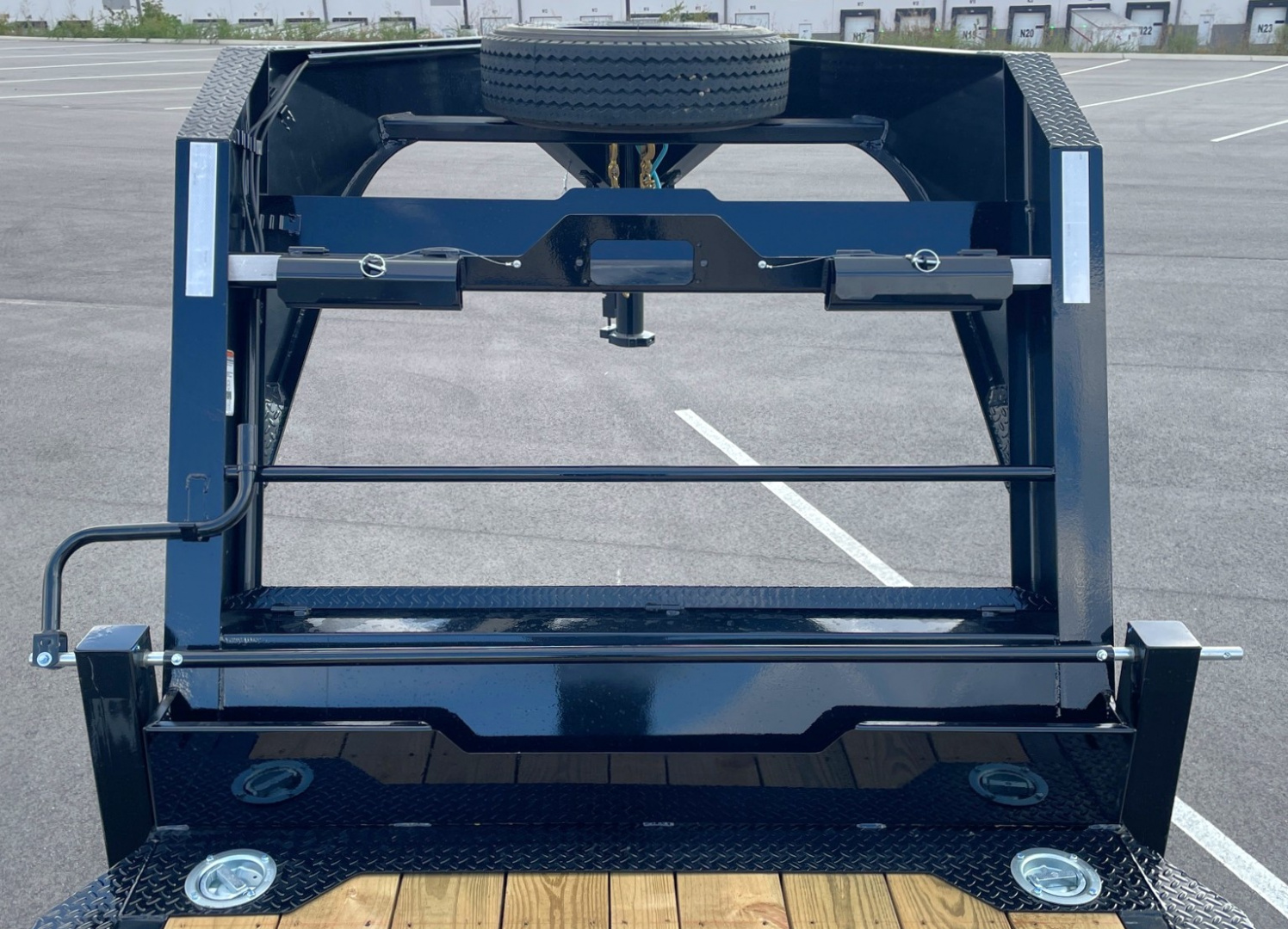 New Horizon HET 24'x 82" Gooseneck Gravity Tilt Equipment Trailer 22,400 GVWR