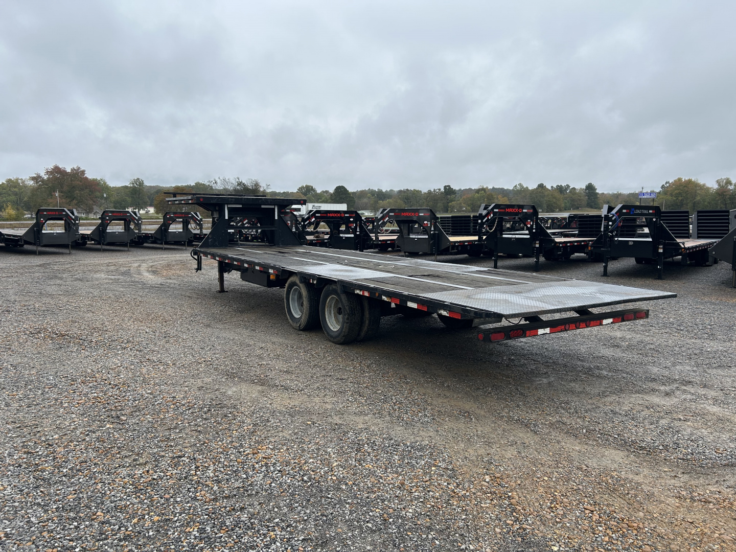 Used 2006 Load Trail 102"x28' 20k Gooseneck Tilt Flatbed Trailer