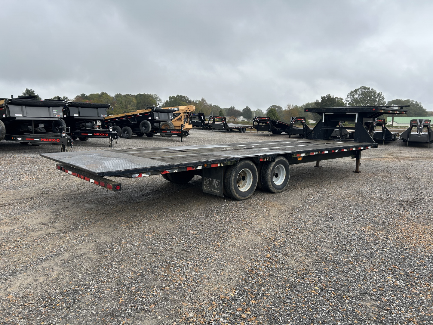 Used 2006 Load Trail 102"x28' 20k Gooseneck Tilt Flatbed Trailer