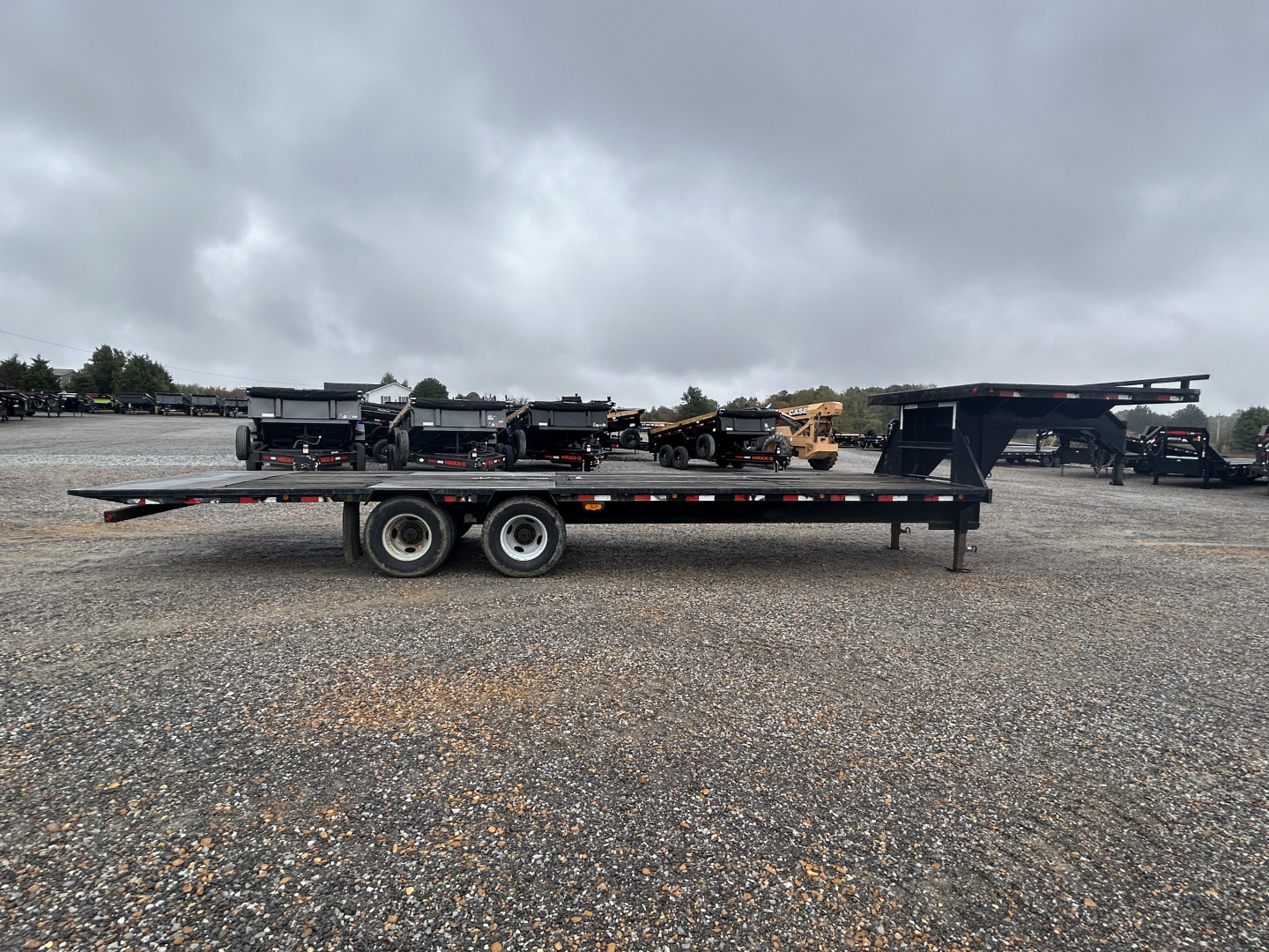 Used 2006 Load Trail 102"x28' 20k Gooseneck Tilt Flatbed Trailer