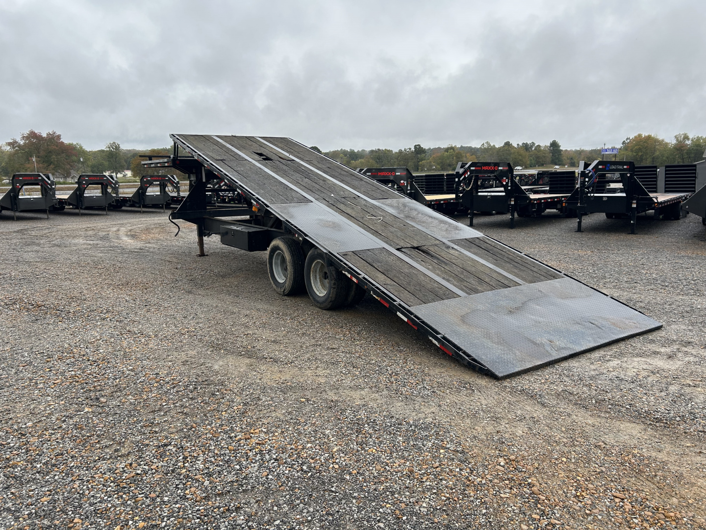 Used 2006 Load Trail 102"x28' 20k Gooseneck Tilt Flatbed Trailer