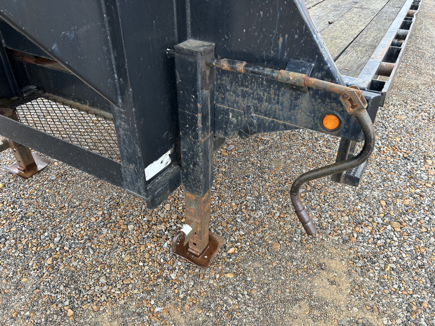 Used 2006 Load Trail 102"x28' 20k Gooseneck Tilt Flatbed Trailer