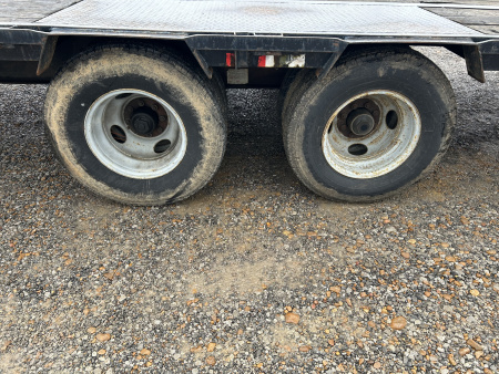 Used 2006 Load Trail 102"x28' 20k Gooseneck Tilt Flatbed Trailer