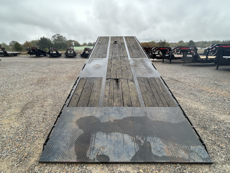 Used 2006 Load Trail 102"x28' 20k Gooseneck Tilt Flatbed Trailer