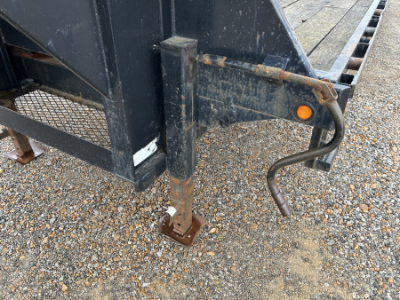 Used 2006 Load Trail 102"x28' 20k Gooseneck Tilt Flatbed Trailer