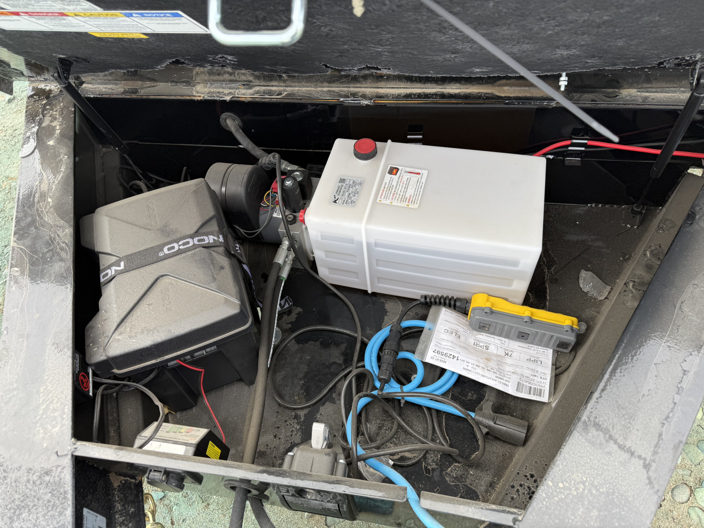 New 2026 PJ Trailers 14' X 83" Voyager Package Dump Trailer