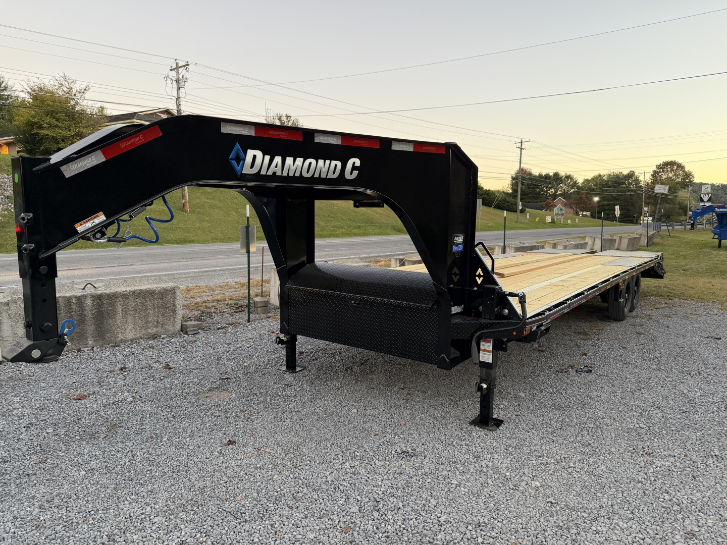 New 2026 Diamond C FMAX 207 GOOSENECK TRAILER 23+5 MAX RAMPS 14 PLY TIRES