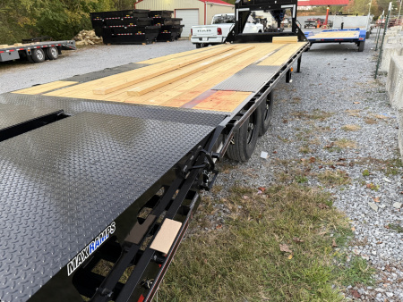 New 2026 Diamond C FMAX 207 GOOSENECK TRAILER 23+5 MAX RAMPS 14 PLY TIRES