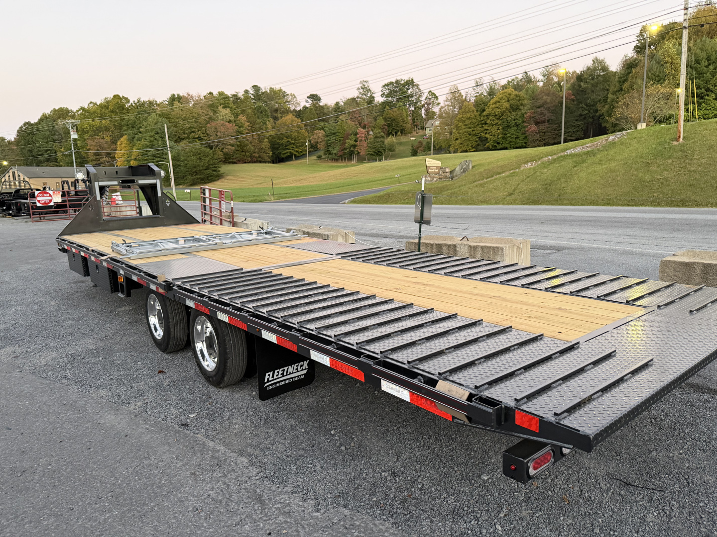 New 2026 Diamond C FMAX212 GOOSENECK Trailer PACESETTER EDITION HYDRO DOVE & JACKS DISC BRAKES ALUMINUM OUTER RIMS