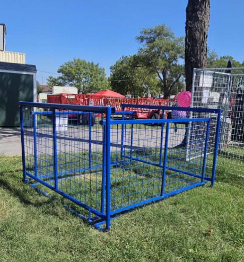 New 2025 Collapsible Round Bale Feeder Farm / Ranch