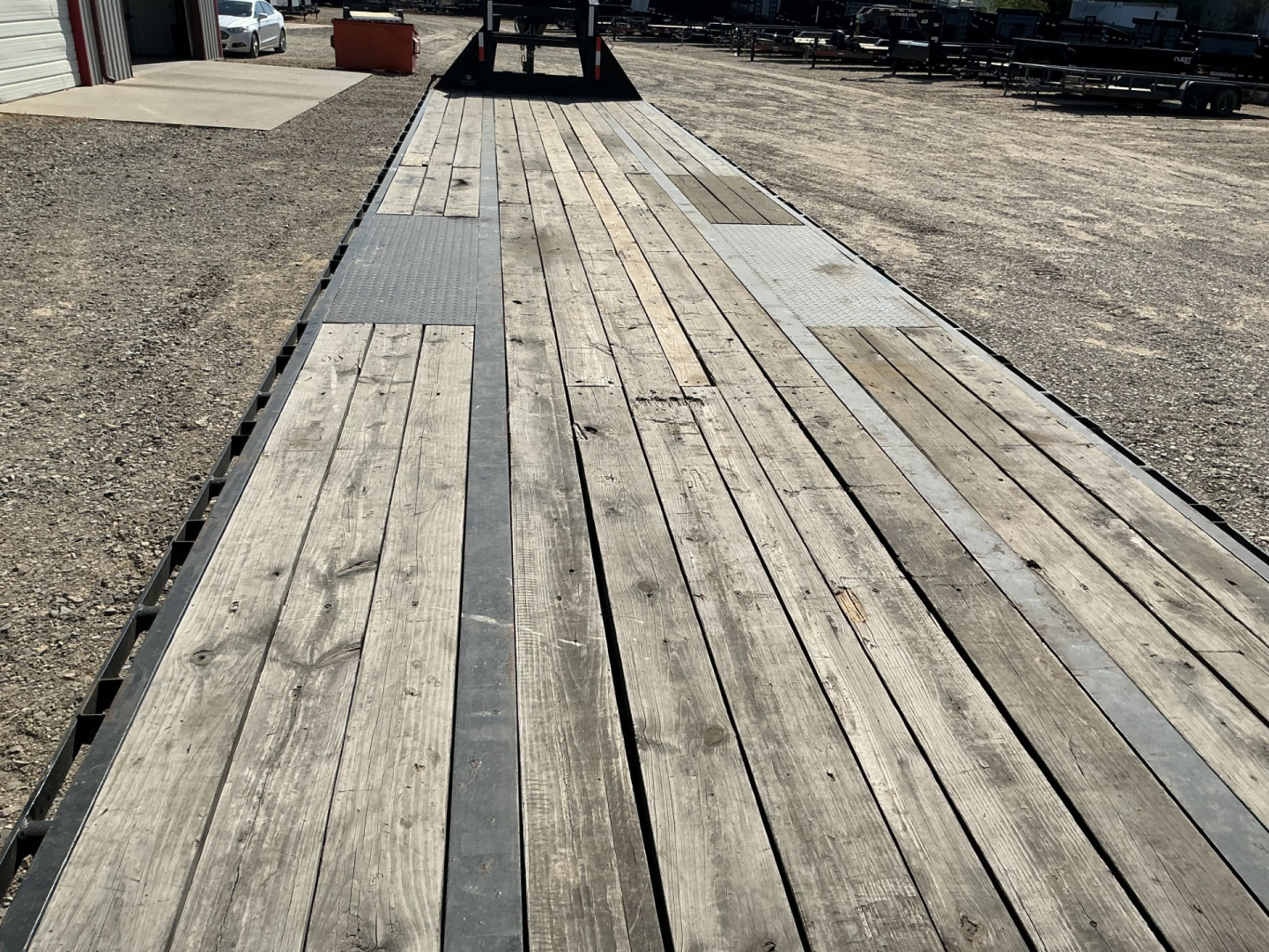 Used 2022 Load Trail 102"x40' GN Flatbed