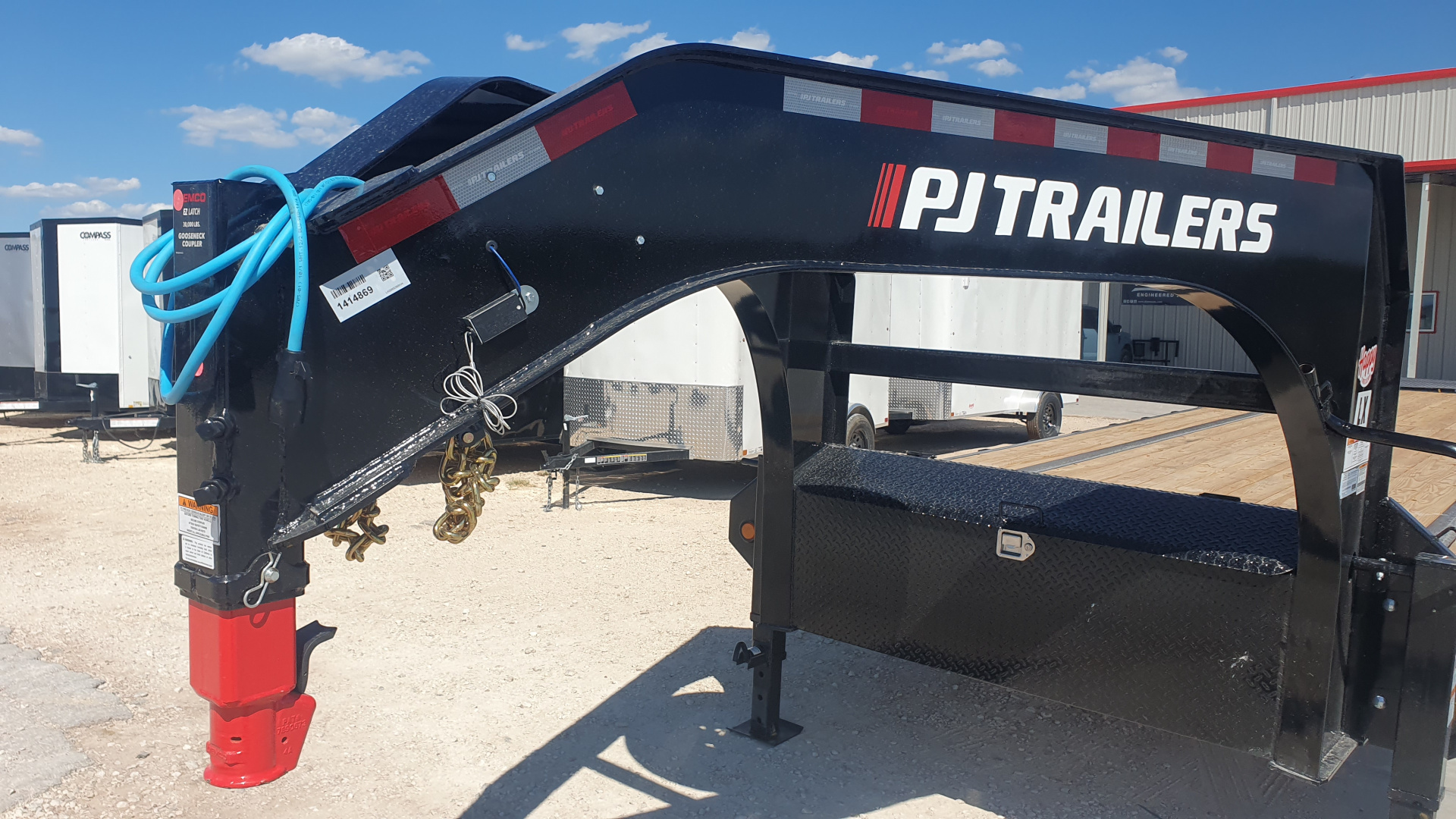 New 2026 PJ 102"x36' GN Low-Pro Flatbed w/ Singles - LX