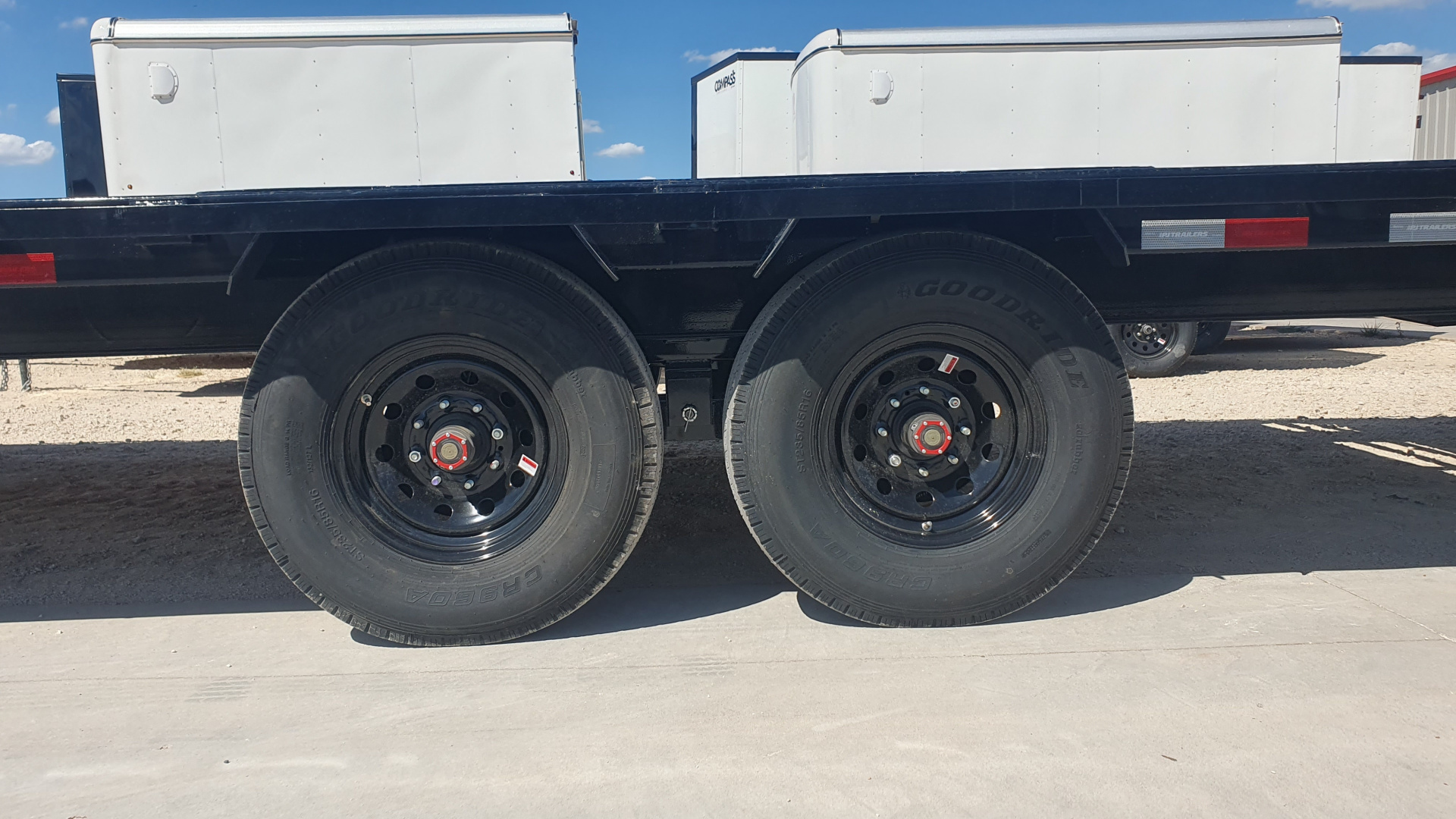 New 2026 PJ 102"x36' GN Low-Pro Flatbed w/ Singles - LX