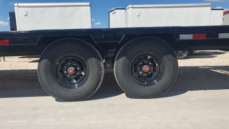 New 2026 PJ 102"x36' GN Low-Pro Flatbed w/ Singles - LX