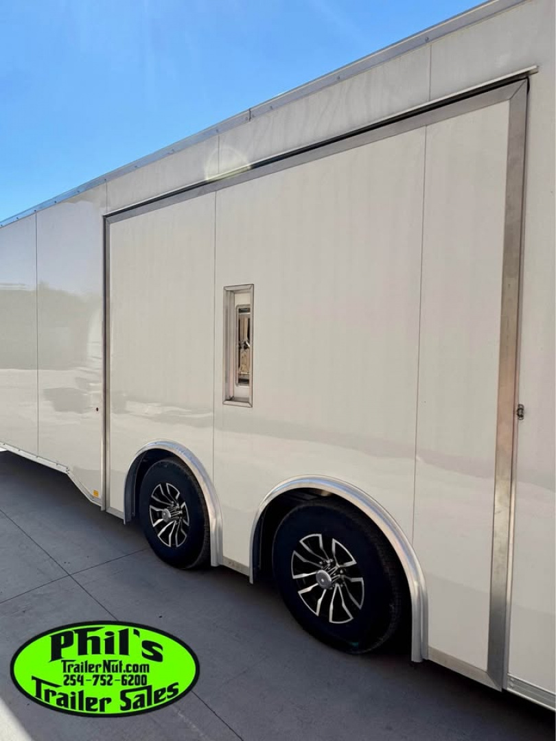 New Pace American 8.5X28 ENCLOSED CAR HAULER WITH FULL ESCAPE DOOR & REMOVABLE FENDER! Car / Racing Trailer