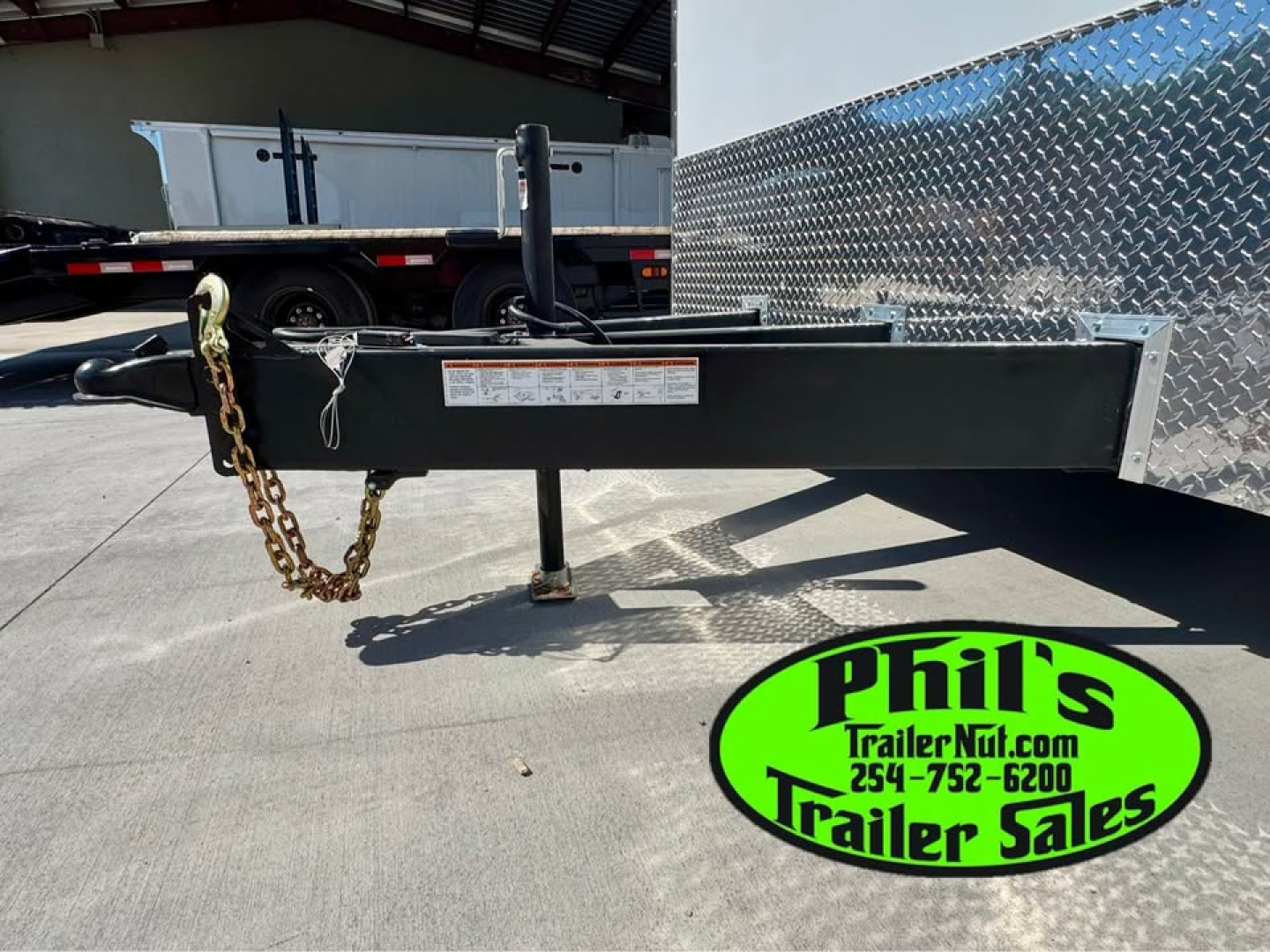 New Pace American 8.5X28 ENCLOSED CAR HAULER WITH FULL ESCAPE DOOR & REMOVABLE FENDER! Car / Racing Trailer