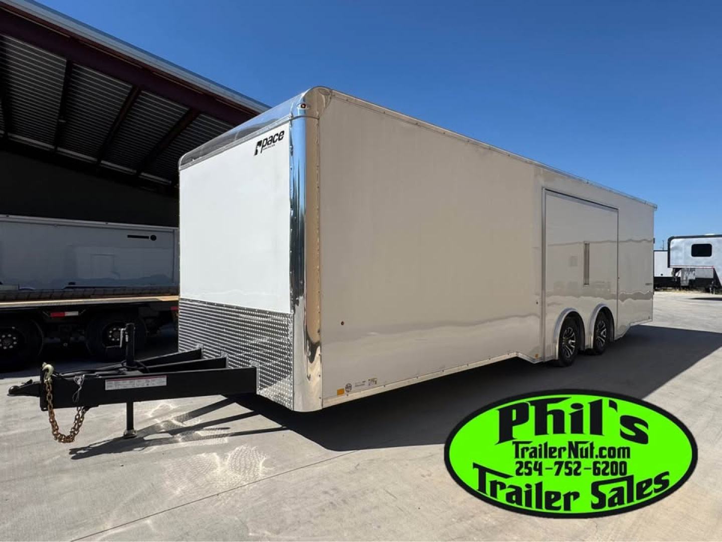 New Pace American 8.5X28 ENCLOSED CAR HAULER WITH FULL ESCAPE DOOR & REMOVABLE FENDER! Car / Racing Trailer