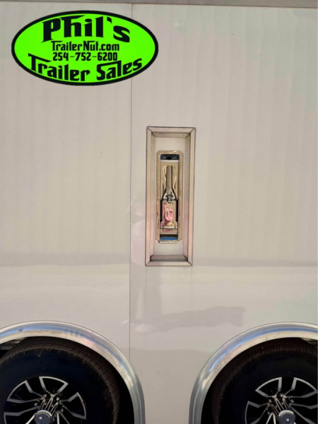 New Pace American 8.5X28 ENCLOSED CAR HAULER WITH FULL ESCAPE DOOR & REMOVABLE FENDER! Car / Racing Trailer