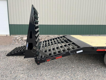 New 2026 22' 18k Diamond C - DEC208 Deckover Trailer