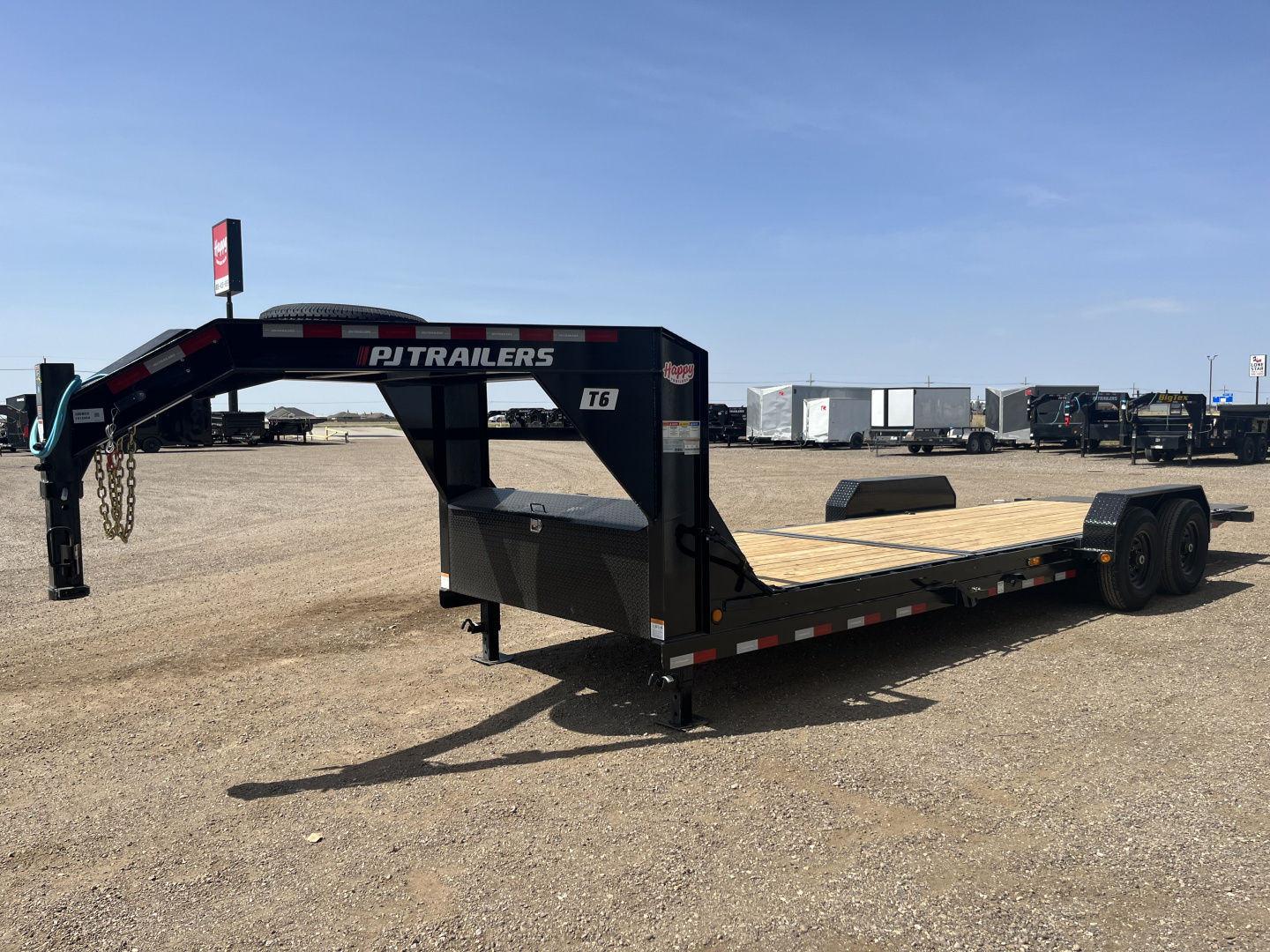 New 2026 PJ 83"x24' Gooseneck Equipment Tilt Trailer – T6