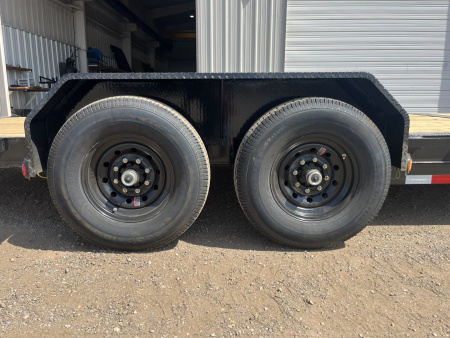 New 2026 PJ 83"x24' Gooseneck Equipment Tilt Trailer – T6