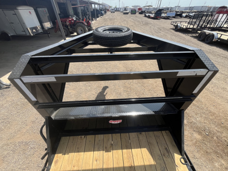 New 2026 PJ 83"x24' Gooseneck Equipment Tilt Trailer – T6