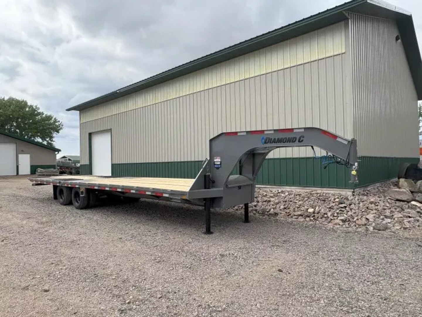 New 2026 32' Diamond C FMAX210 Hyd Dove Gooseneck Trailer