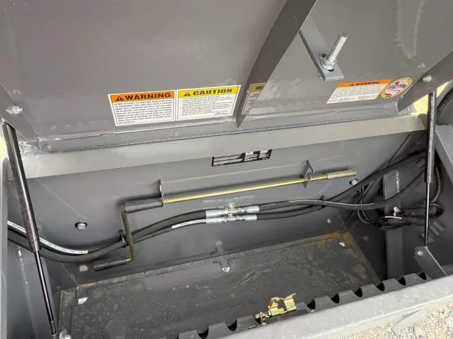 New 2026 32' Diamond C FMAX210 Hyd Dove Gooseneck Trailer