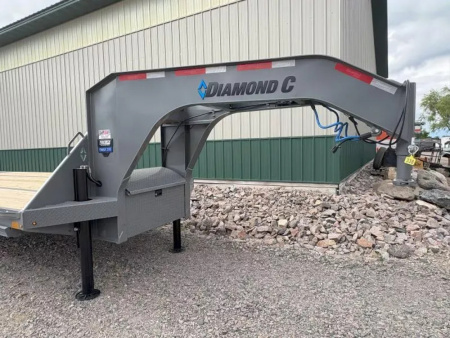 New 2026 32' Diamond C FMAX210 Hyd Dove Gooseneck Trailer
