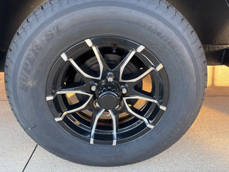 New 2026 United Trailers UJ-8.516TA35 Cargo / Enclosed Trailer