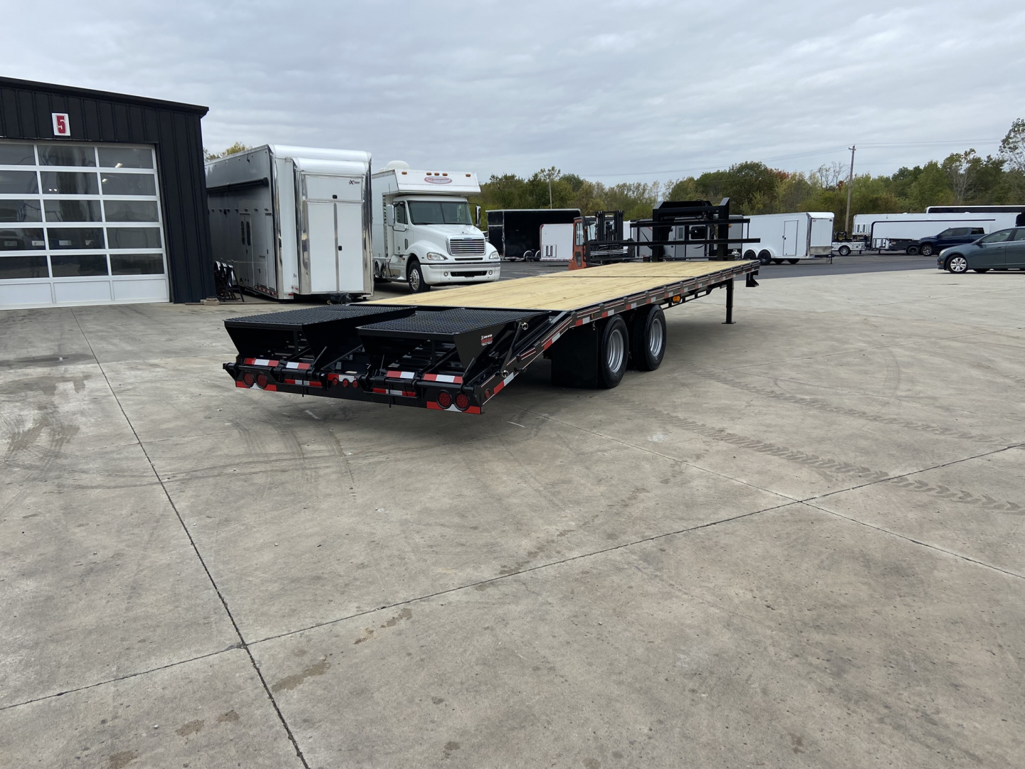 New Triple R 25+5' Equipment Trailer