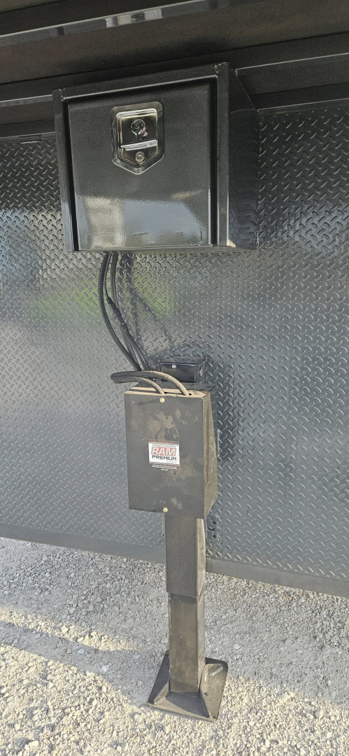 New 2026 Maxwell 24' Gooseneck Cargo / Enclosed Trailer