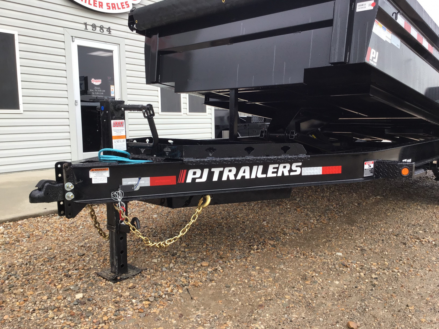 New 2026 PJ 83"x16' BP Tandem Axle Low Pro Dump w/ 24" Sides – DL