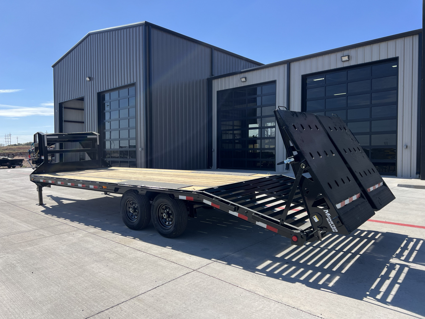 New 2026 PJ 102”x25’ Quest Gooseneck Flatbed w/ Singles – LQ