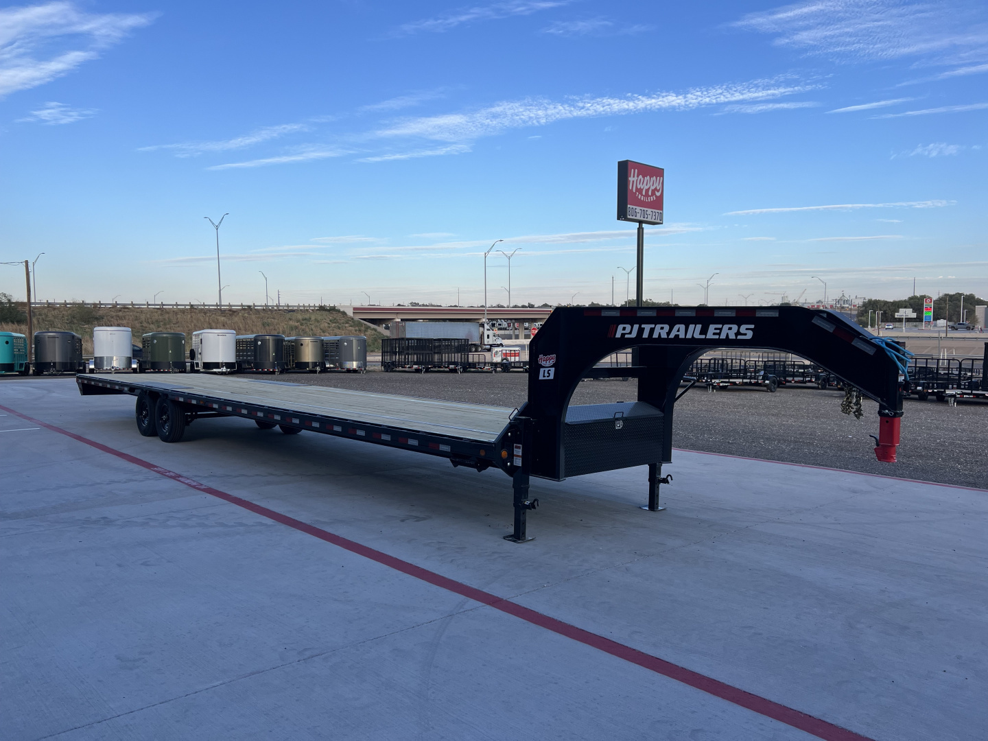 New 2026 PJ 102"x40' GN Low-Pro Flatbed w/ Singles - LS